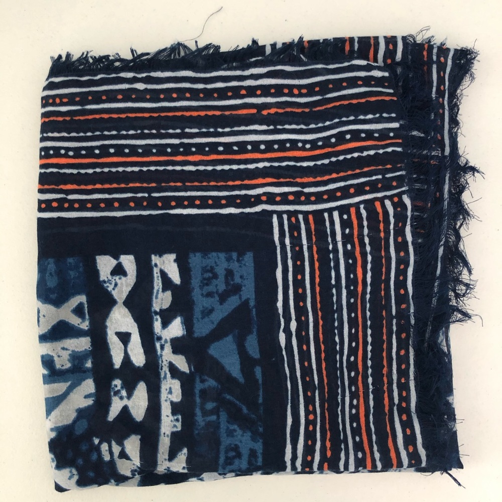 Hollister wrap scarf